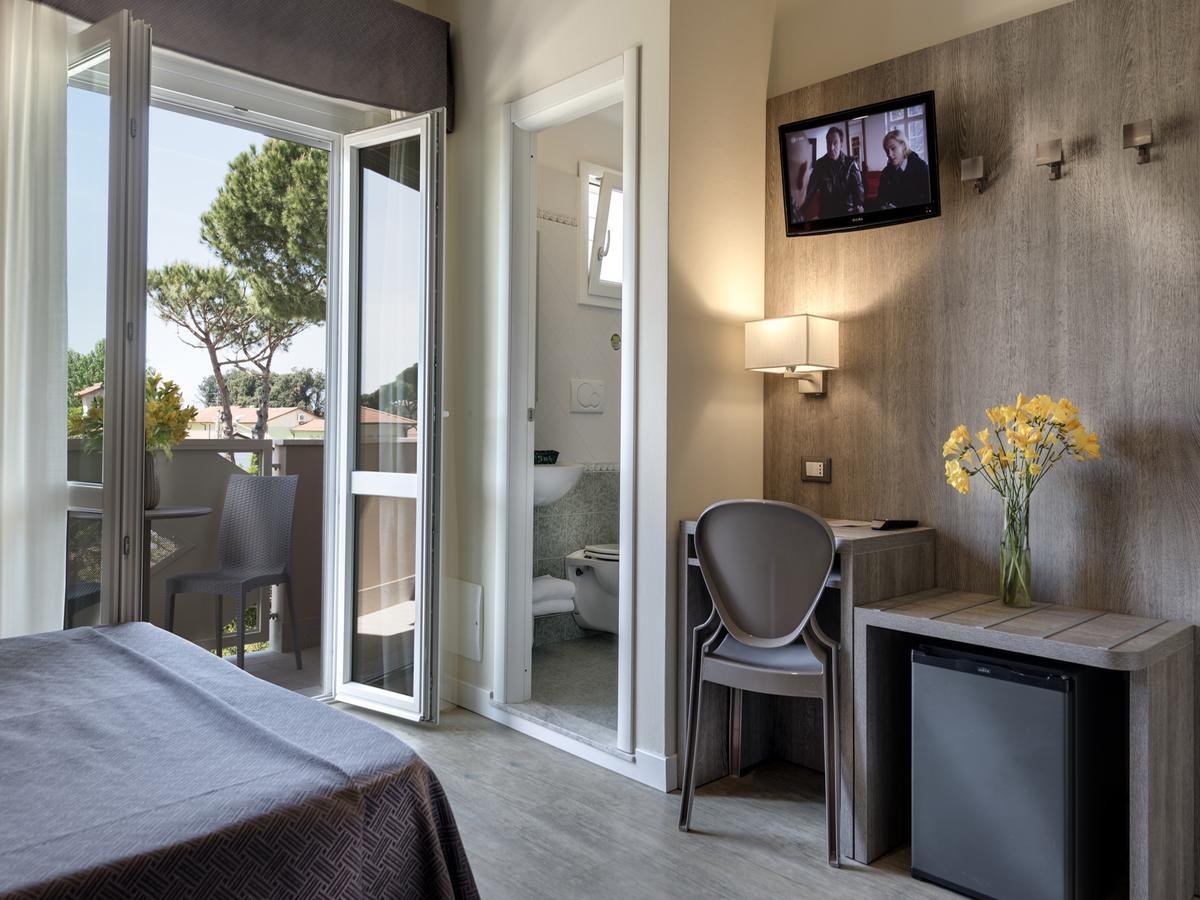 Hotel Azzurra Marina di Pietrasanta Exterior foto